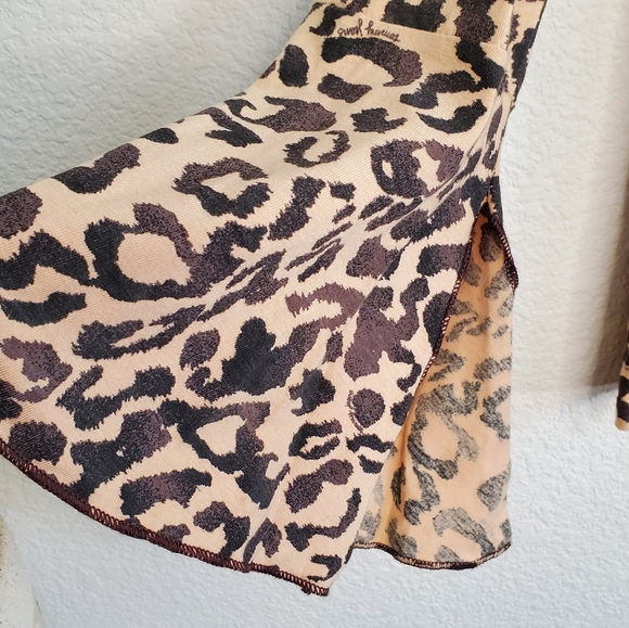 Fashion Love Leopard Top - Picture 4 of 10